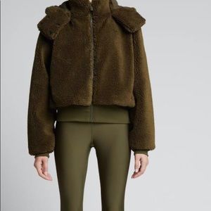 Alo yoga foxy Sherpa - Dark Olive - S